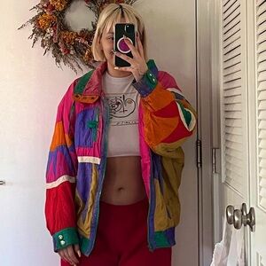 groovy vintage jacket

from; Barcelona, Spain 🇪🇸